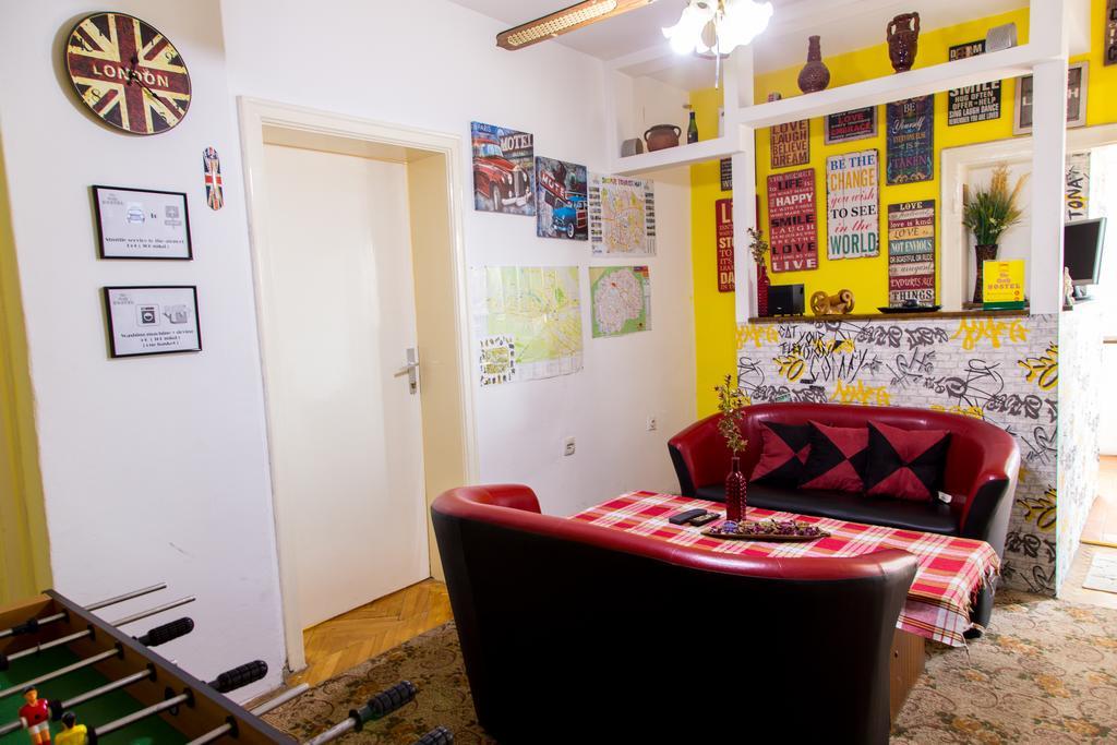 The Comfy Hostel Skopje Esterno foto